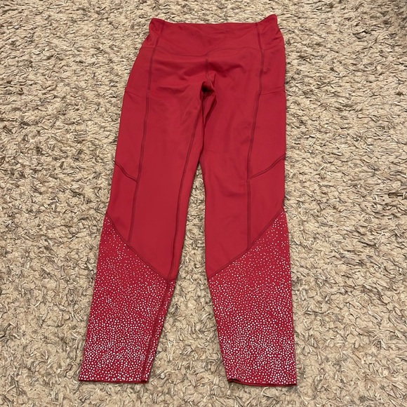 Zyia Merlot Pocket Reflective Light n Luxe 7/8  leggings, size 6-8 - Picture 8 of 9